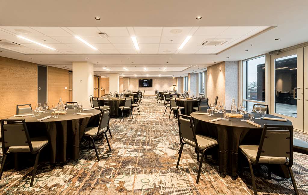 Фото Canvas Moncton, Tapestry Collection by Hilton
