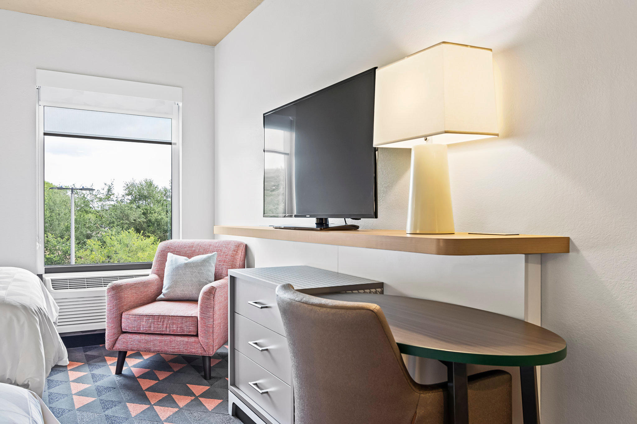 Фото Holiday Inn St. Petersburg West, an Ihg Hotel