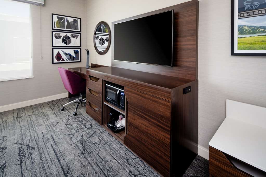 Фото Hampton Inn & Suites Gilroy