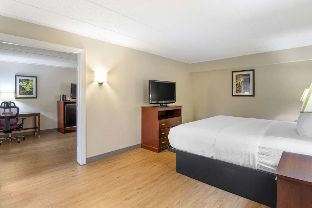 Фото Best Western Plus Governor's Inn