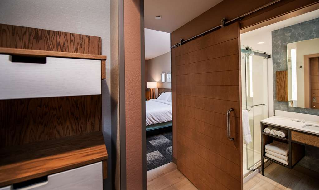Фото Hilton Garden Inn Moncton Downtown
