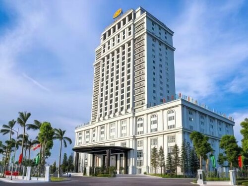 Гостиница Nam Cuong Nam Dinh Hotel в Намдине