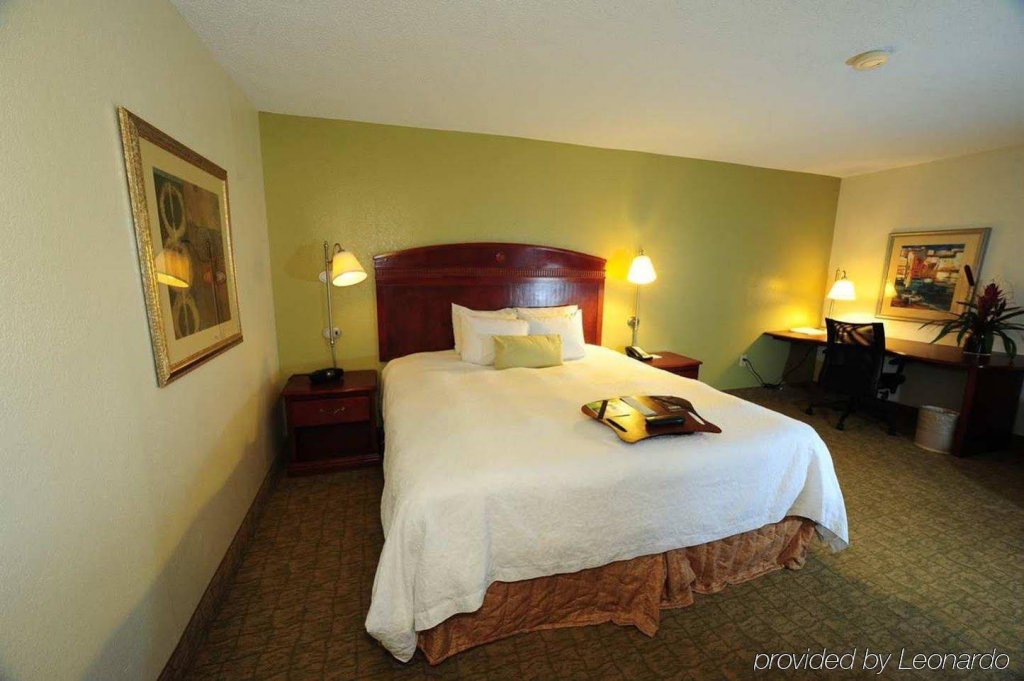 Фото Hampton Inn & Suites Nashville-Airport