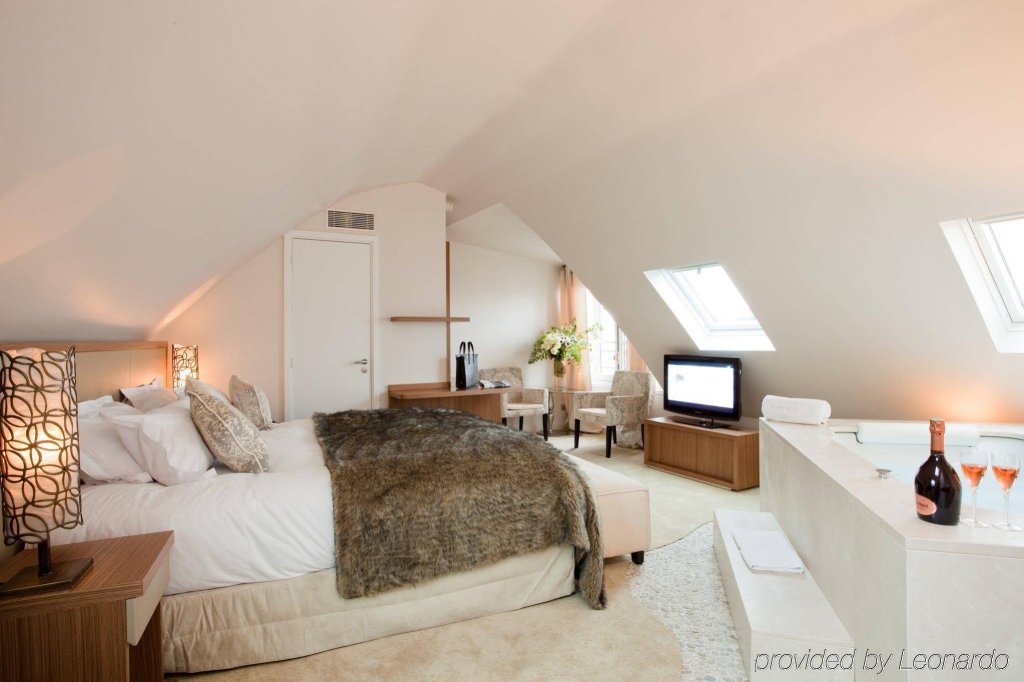 Фото Hotel Lumen Paris Louvre