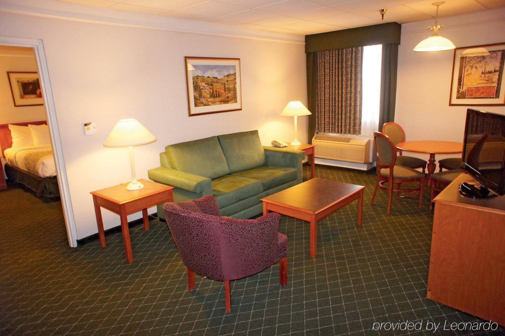 Фото La Quinta Inn & Suites by Wyndham Tacoma - Seattle