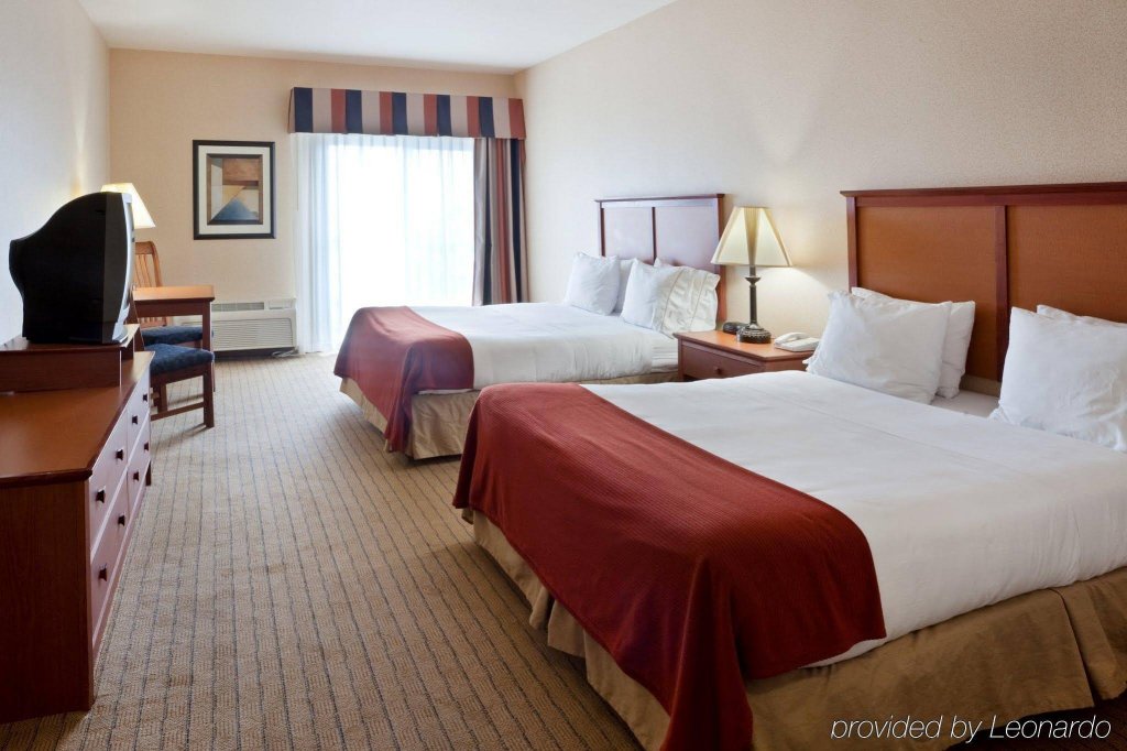 Фото Holiday Inn Express Hotel & Suites Seaside-Convention Center, an Ihg Hotel