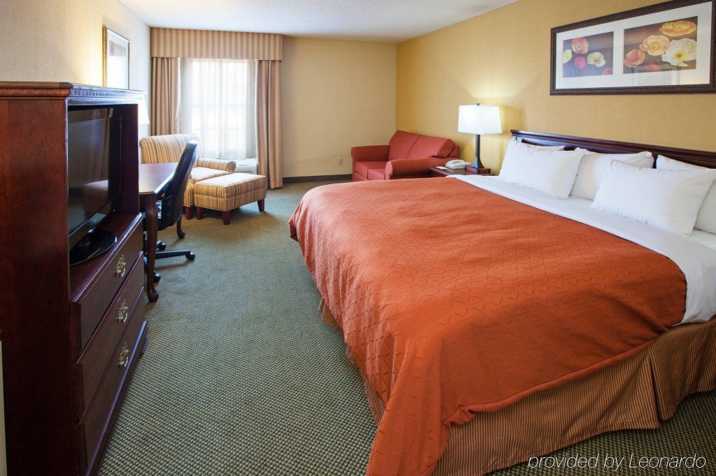 Фото Country Inn & Suites by Radisson Greenfield In
