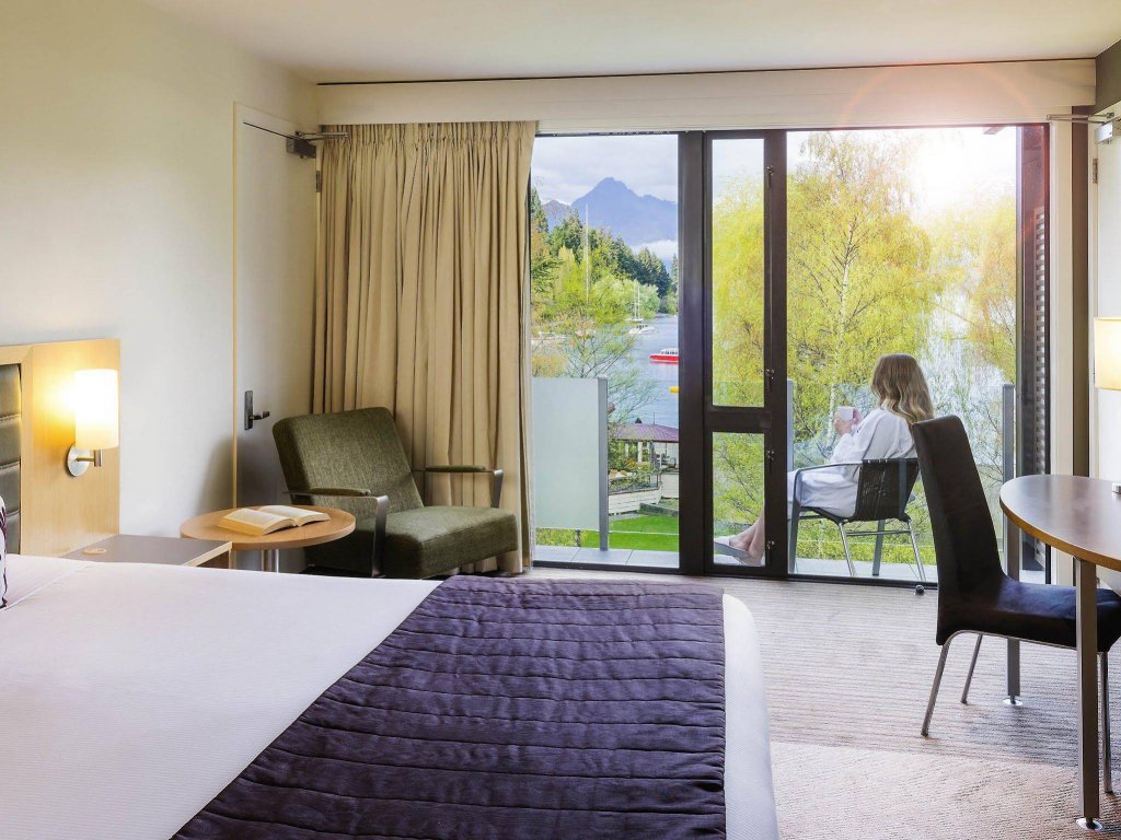 Фото Novotel Queenstown Lakeside