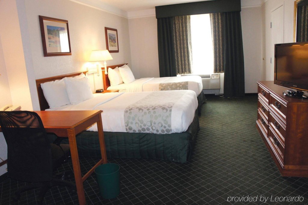 Фото La Quinta Inn & Suites by Wyndham San Antonio Downtown