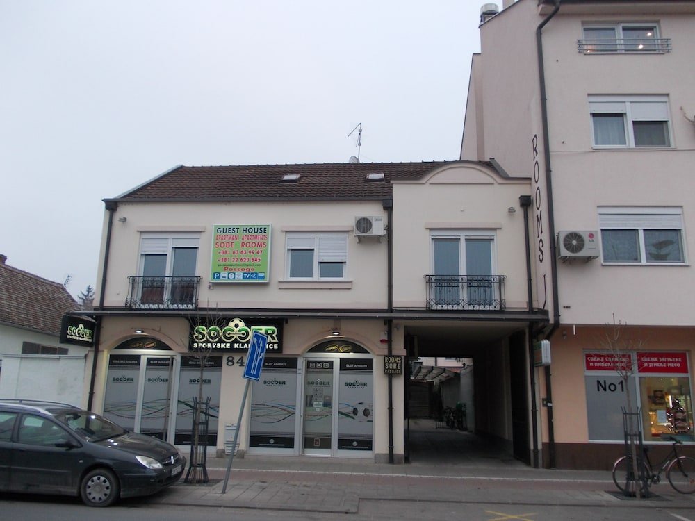 Фото отеля 1