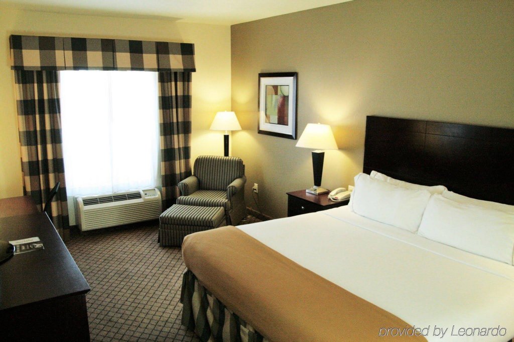 Фото Holiday Inn Express & Suites San Antonio Nw - Medical Area, an Ihg Hotel