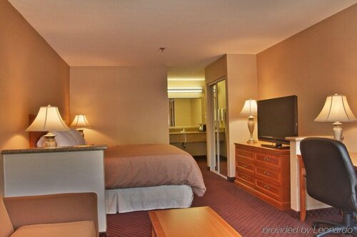 Гостиница Burbank Inn and Suites в Глендейле