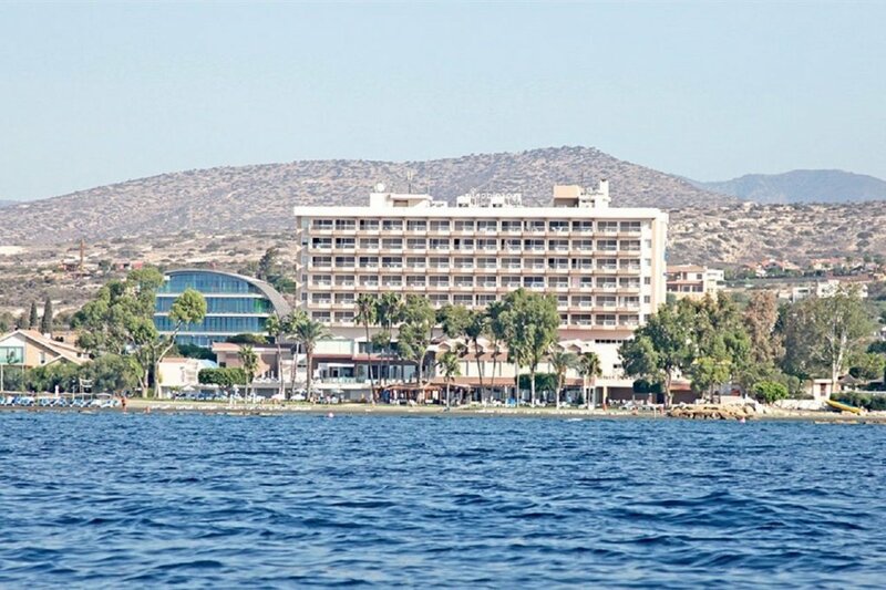 Гостиница Poseidonia Beach Hotel в Лимасоле