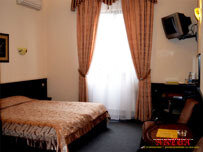 Hotel Artua (проспект Льва Ландау, 151В), hotel