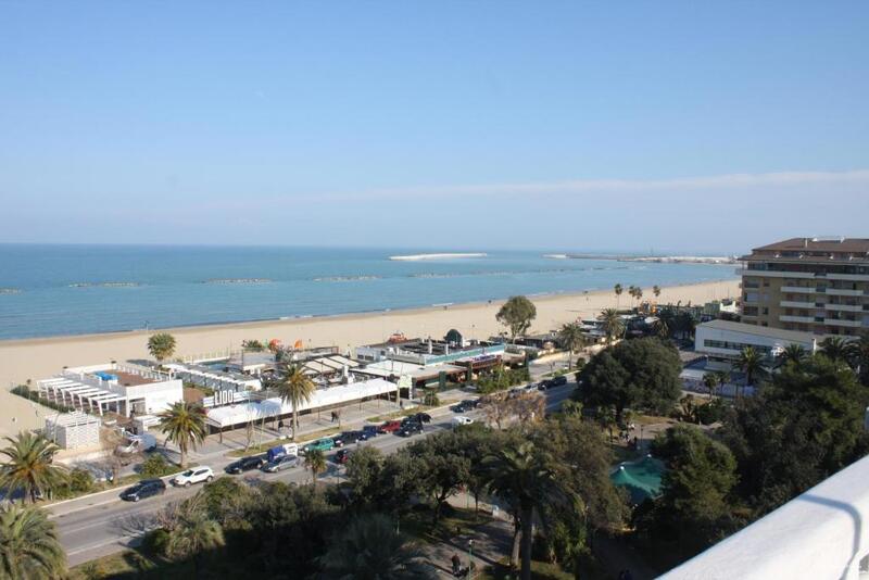 Фото Hotel Esplanade