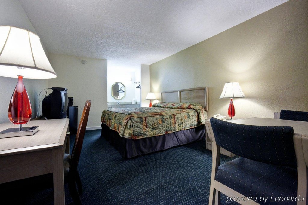 Фото Americas Best Value Inn Port Jefferson Station Long Island