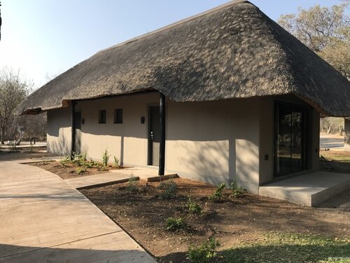 Гостиница Mokuti Etosha Lodge