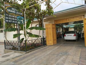 Grand Jahon Hotel (Komil Yashin Street, 58), hotel