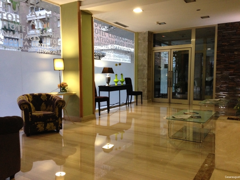 Фото Hotel Cesaraugusta