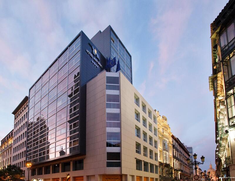 Фото Reina Petronila