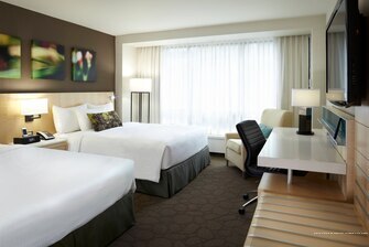 Фото Delta Hotels by Marriott Ottawa City Centre