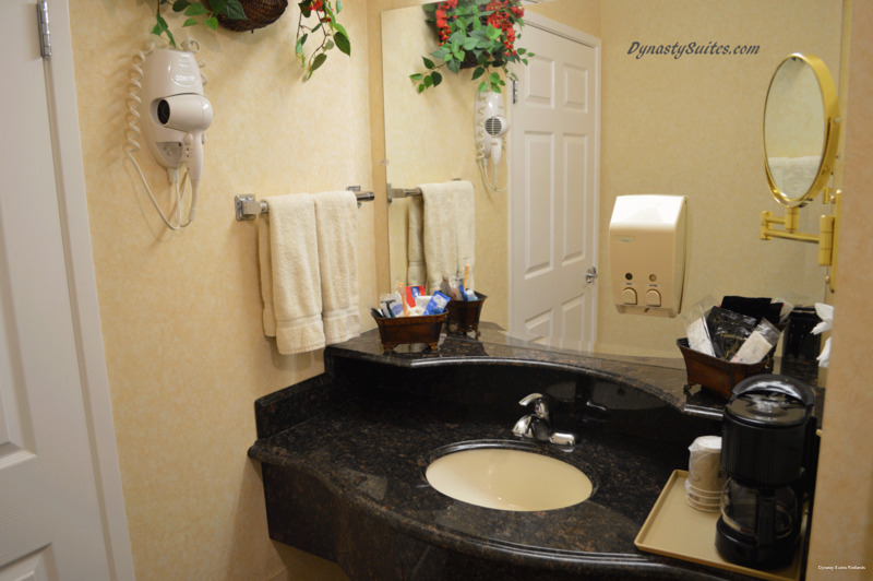 Фото Dynasty Suites Redlands