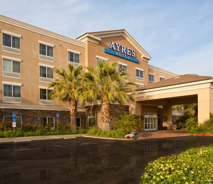 Фото Ayres Hotel Anaheim