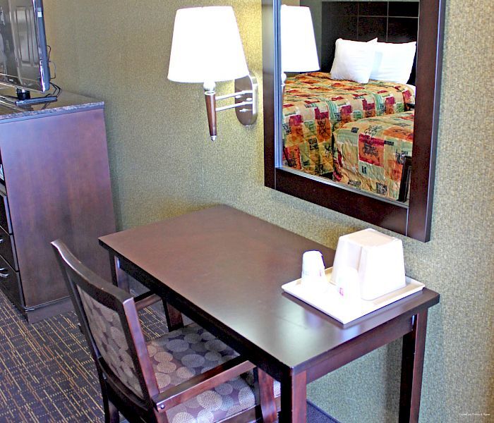 Фото Crystal Inn Suites & Spas