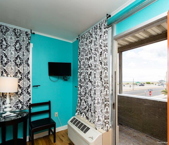 Фото Charlroy Motel