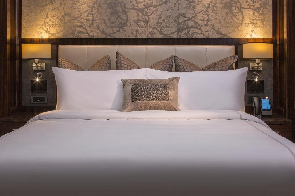 Фото The Post Oak Hotel at Uptown Houston