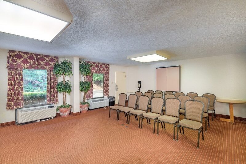 Фото Baymont by Wyndham Columbus Ga