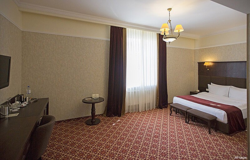 Фото Атташе