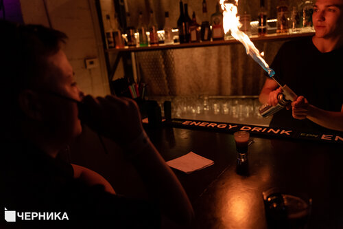 Орысша аудармасы бар толық метражды ретро порно қараңыз