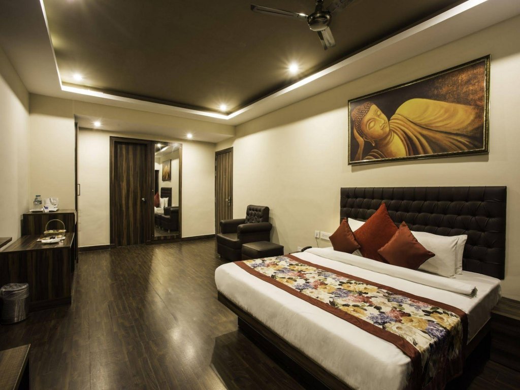 Фото Milestone Hotel & Banquet