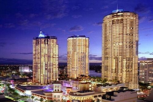 Гостиница Chevron Renaissance - HR Surfers Paradise в Голд-Кост