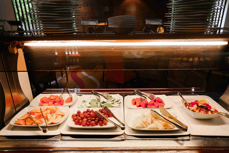 Фото Lakeshore Hotel & Apartments