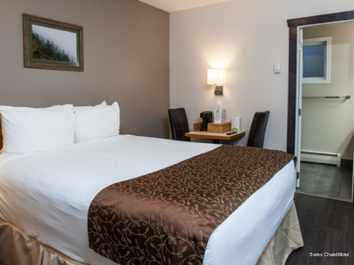 Фото Swiss Chalet Motel