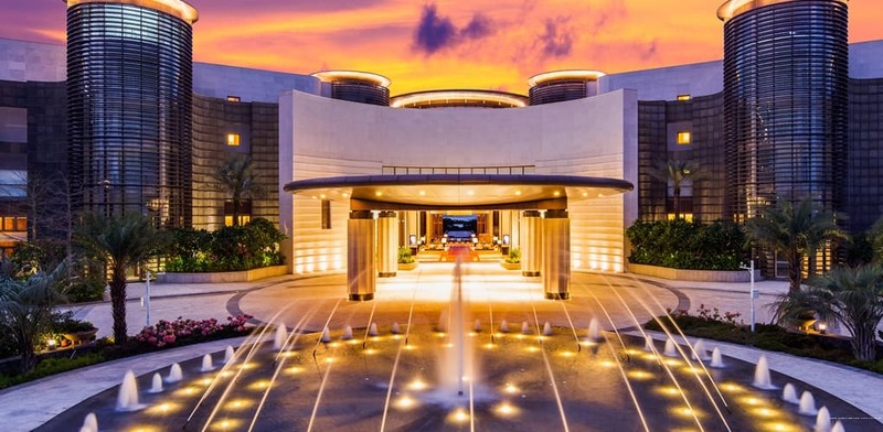 Фото Amway Grand Plaza, Curio Collection by Hilton