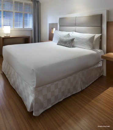 Фото Strathcona Hotel