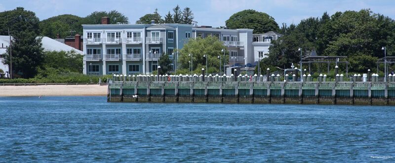 Фото The Harbor Front Inn