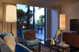 Фото Renaissance Long Beach Hotel