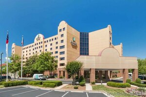Гостиница Embassy Suites Hotel Charlotte