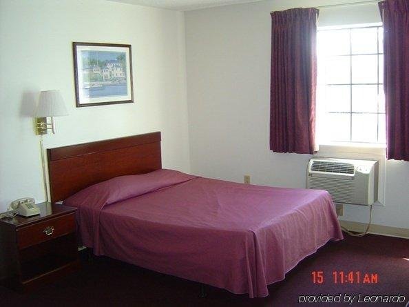 Фото Travelodge by Wyndham Savannah Midtown