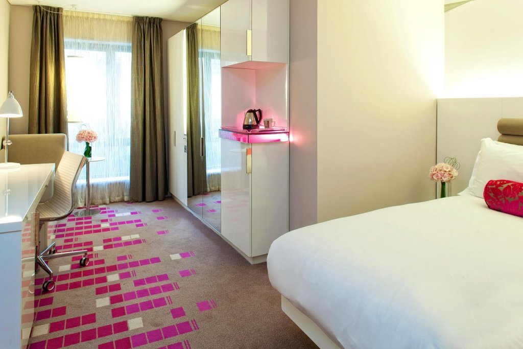 Фото The Morrison Dublin, Curio Collection by Hilton