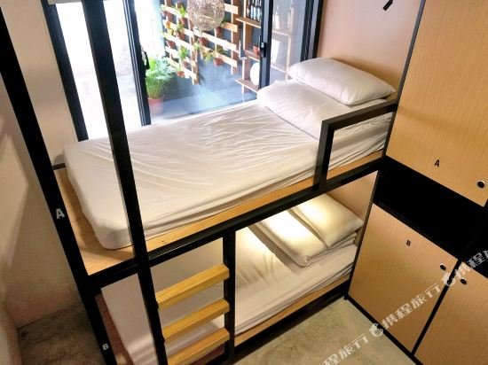 Фото Dongmen 3 Capsule Inn - Hostel