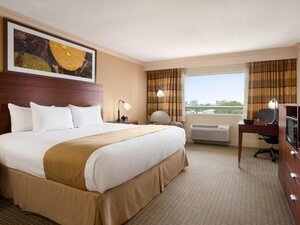 Гостиница DoubleTree by Hilton Hotel Dallas – Love Field