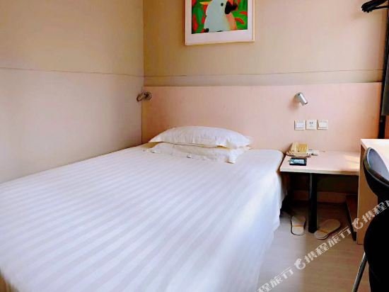 Фото Jinjiang Inn Wuhan Hankou Train Station