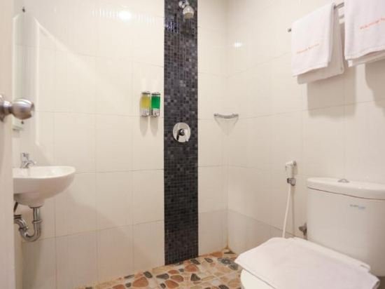 Фото Losari Beach Hotel