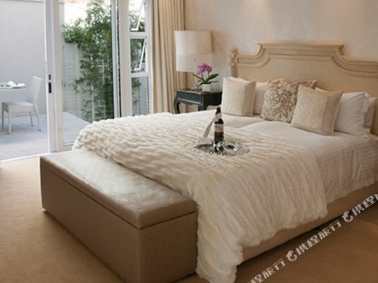 Фото The Clarendon - Bantry Bay