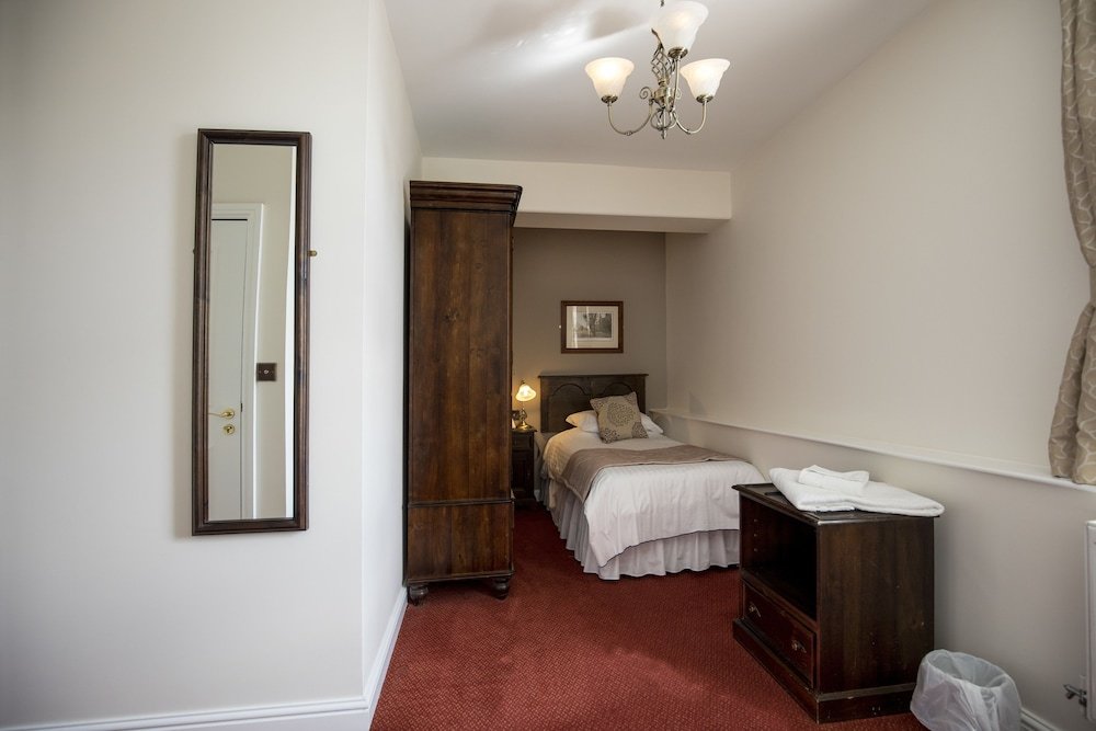 Фото White Lion Royal Hotel